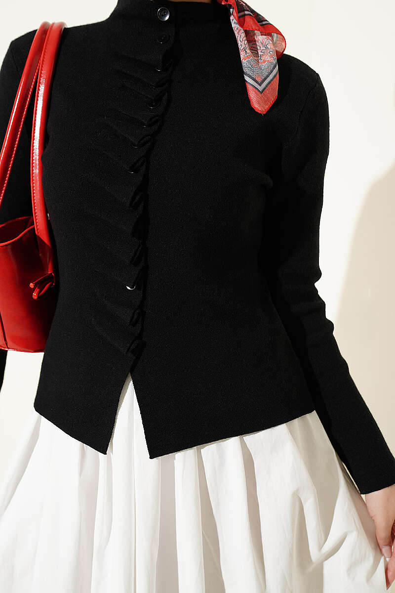 Button-Detail Ruffled Knit Cardigan Black - Imagen 4