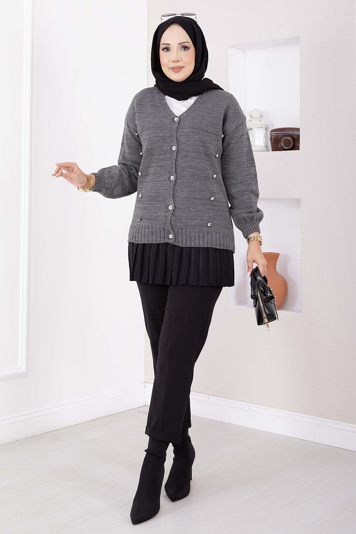 Buttoned Short Knit Cardigan Smoke