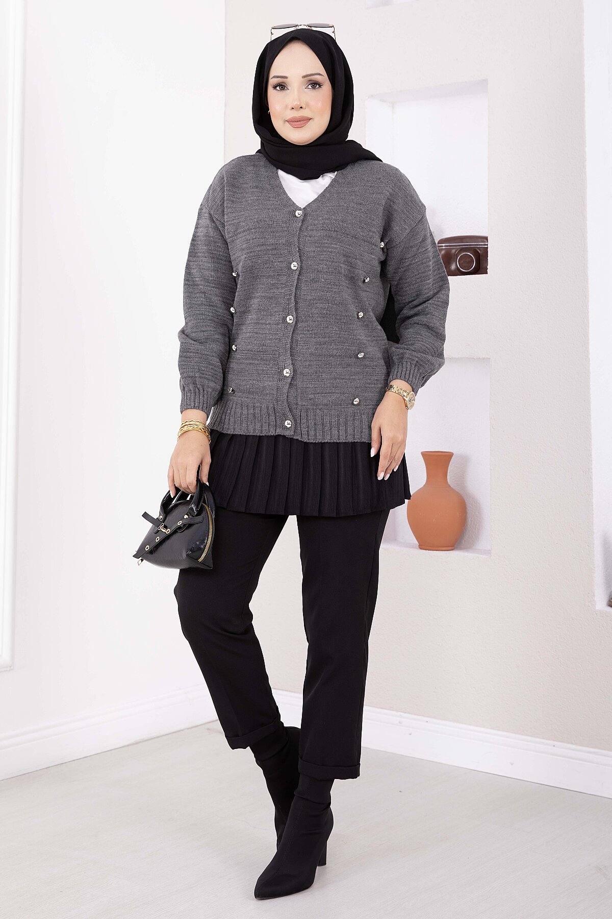 Buttoned Short Knit Cardigan Smoke – Image 3