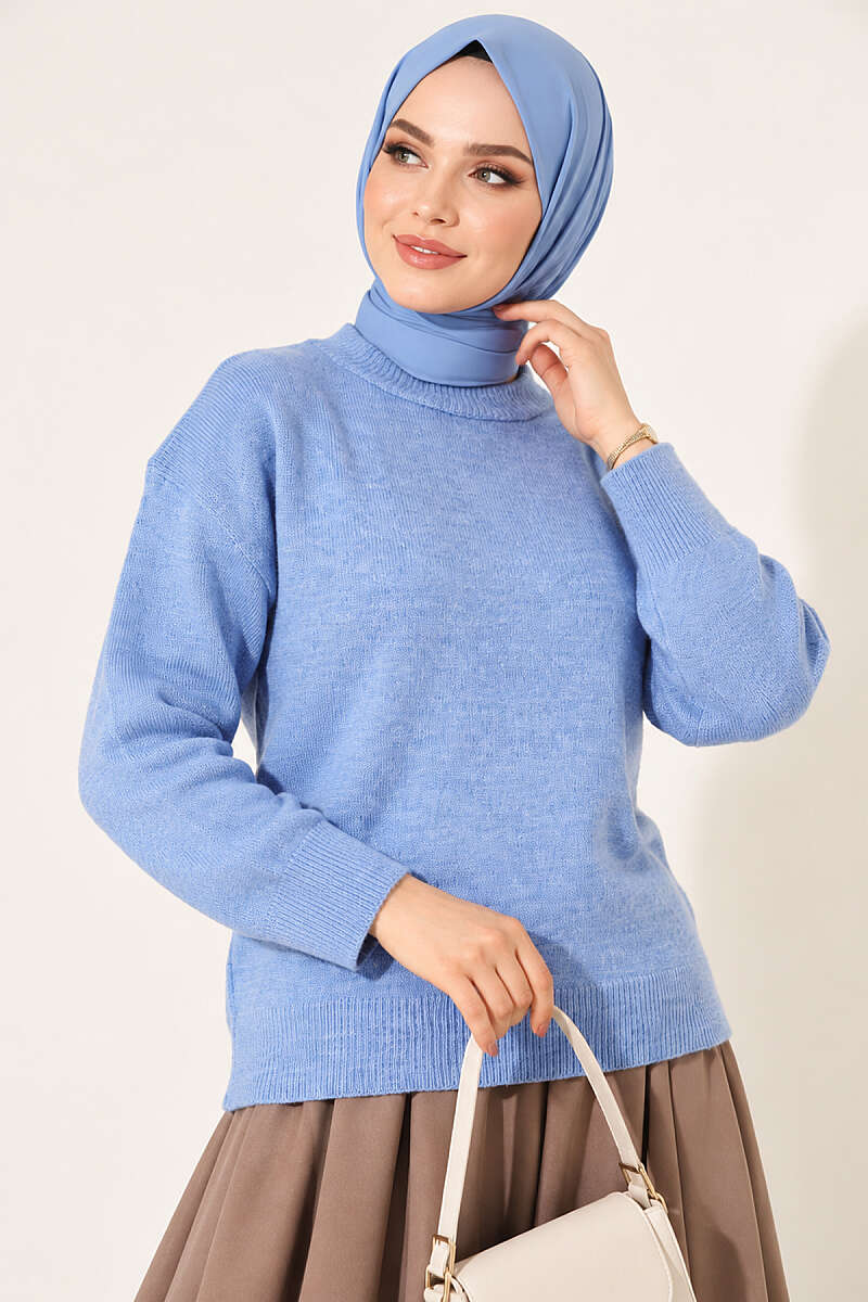 Long-Sleeve Ribbed Knit Sweater with Cuffed Hem Blue