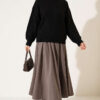 Long-Sleeve Ribbed Knit Sweater with Cuffed Hem Black – Bild 2