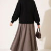 Long-Sleeve Ribbed Knit Sweater with Cuffed Hem Black – Bild 4