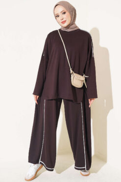 Alternative view of Off-Shoulder Two-Piece Set with Stripe Details Dark Brown