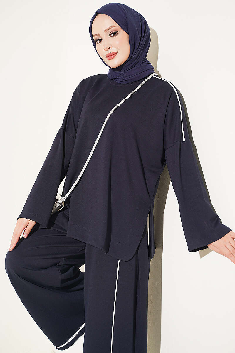 Off-Shoulder Two-Piece Set with Stripe Details Navy Blue - الصورة 2