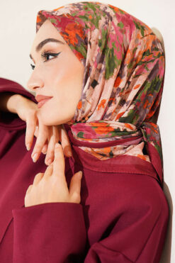 Alternative view of Scarf Burgundy