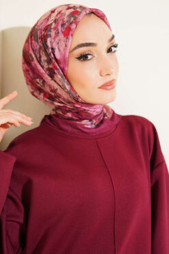 Alternative view of Scarf Burgundy