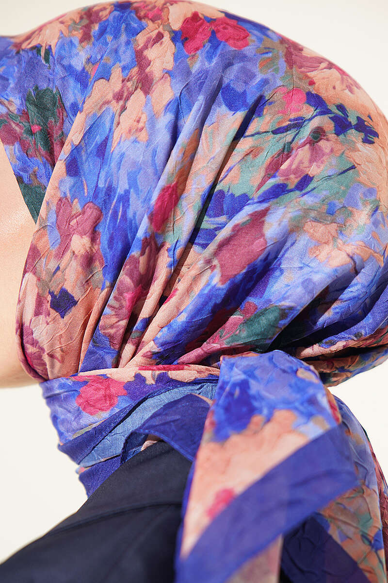 Marbled Pattern Shawl Saxon Blue - Image 4