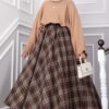 ⁦Plaid Pattern Flared Hem Skirt Dark Brown⁩ - الصورة ⁦2⁩