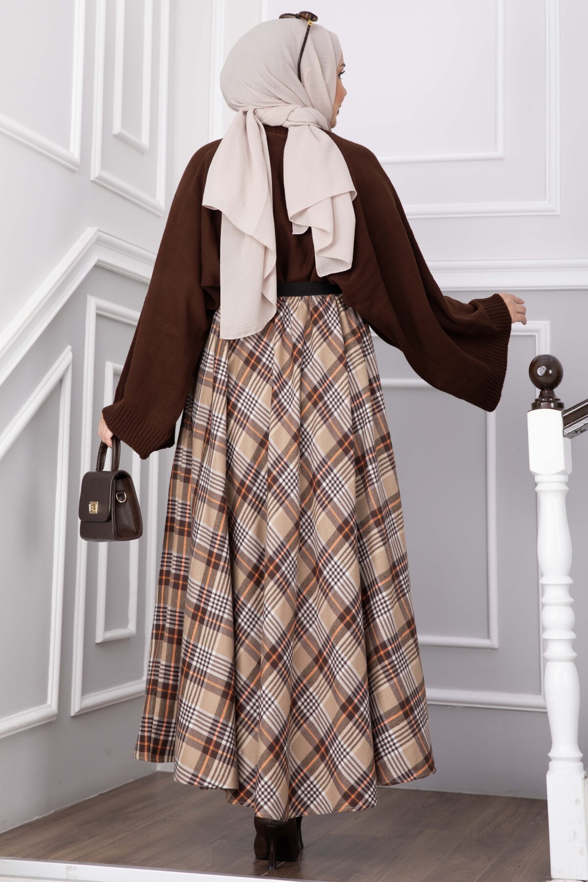 Plaid Pattern Flared Hem Skirt Beige – Bild 4