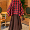 Checkered Button-Closure Poncho Red - الصورة 4