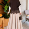 Hem-edged knitted sweater with lace detailing Brown - الصورة 4