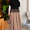 Hem-edged knitted sweater with lace detailing Black - الصورة 2
