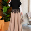 Hem-edged knitted sweater with lace detailing Black - الصورة 4