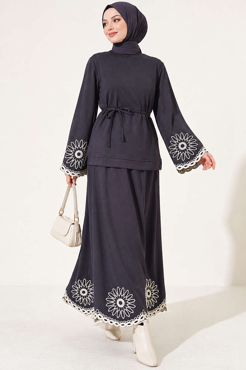 Hem and ankle embroidered two-piece set Smoke - الصورة 3