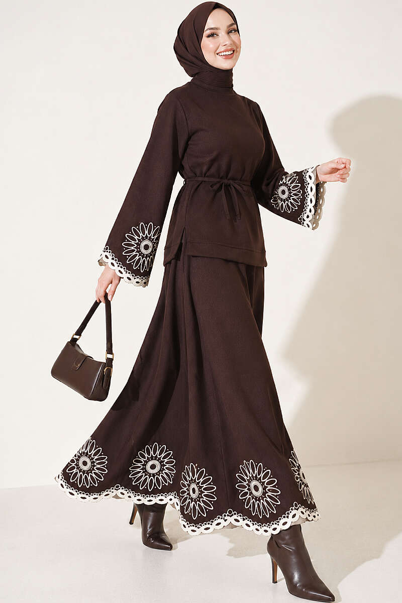 Hem and ankle embroidered two-piece set Brown