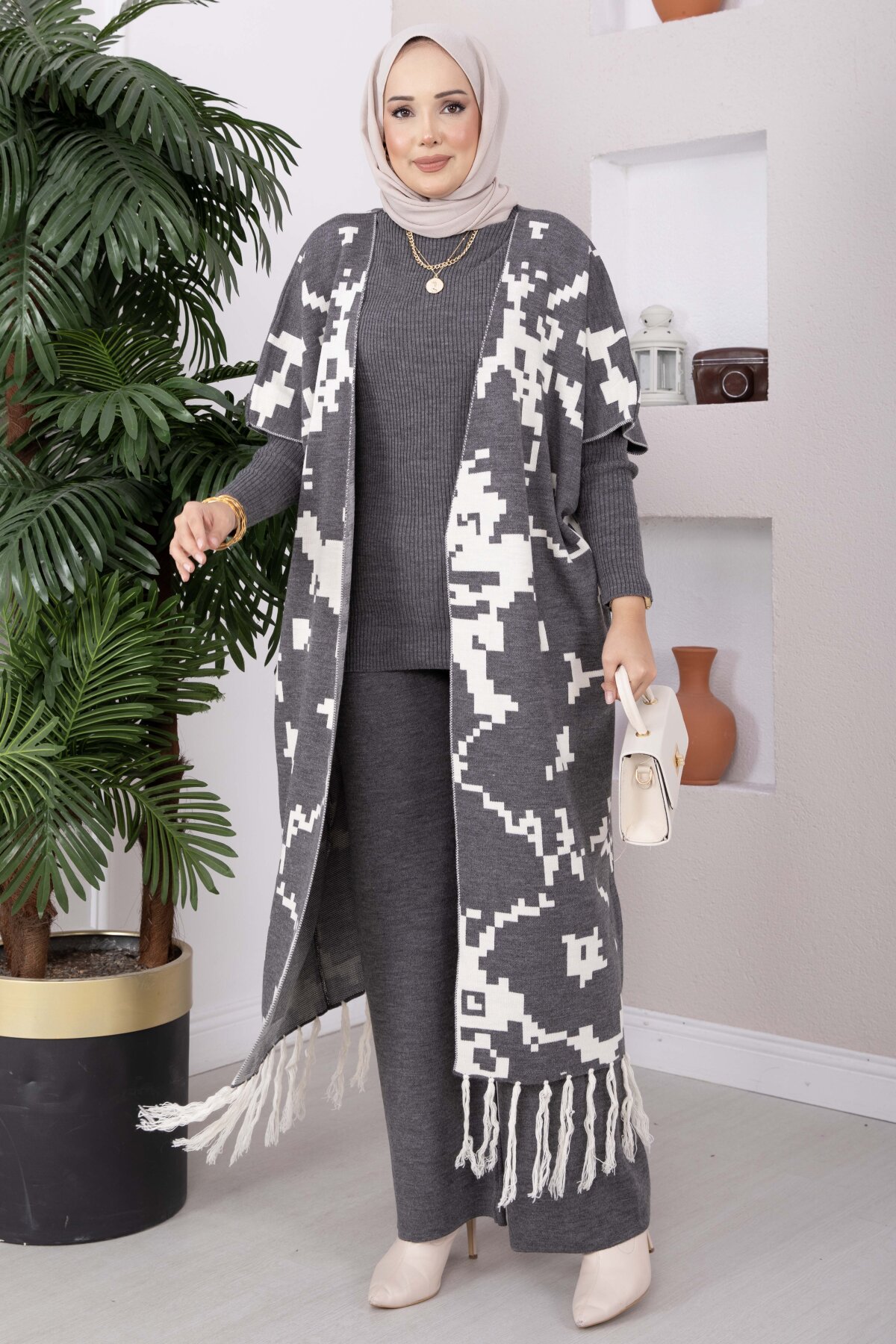Ethnic Pattern Knit Three-Piece Set with Vest Grey