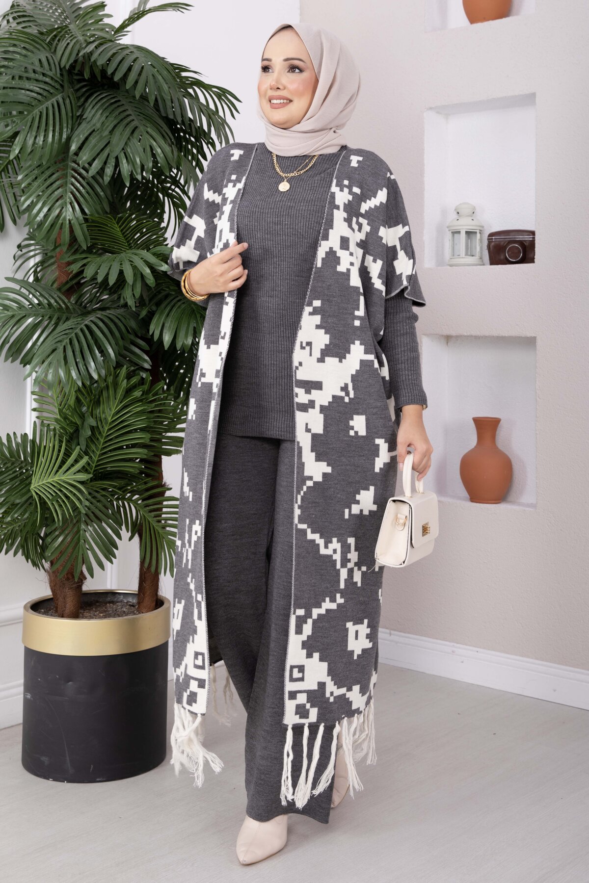 Ethnic Pattern Knit Three-Piece Set with Vest Grey - الصورة 3