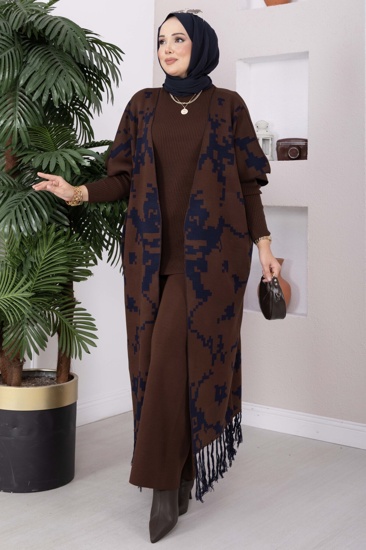 Ethnic Pattern Knit Three-Piece Set with Vest Brown - Imagen 3