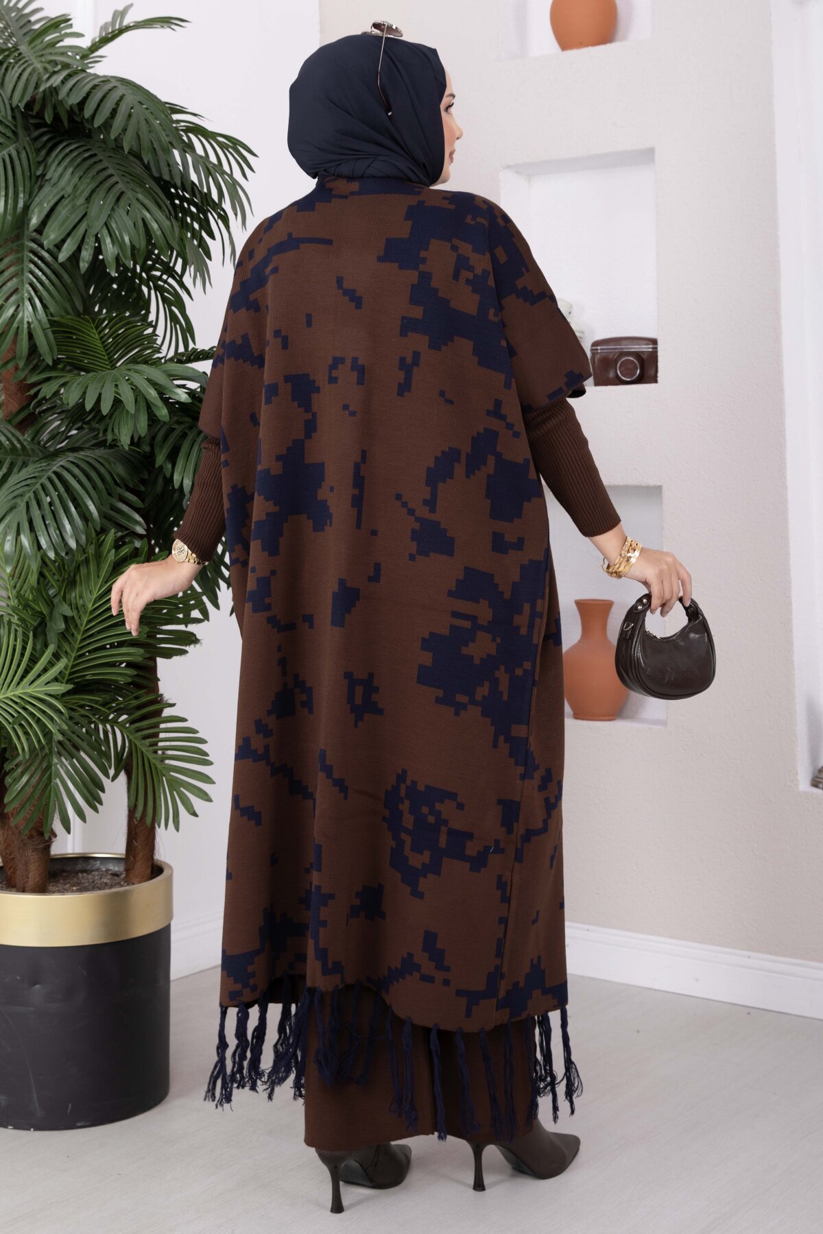 Ethnic Pattern Knit Three-Piece Set with Vest Brown - Imagen 5