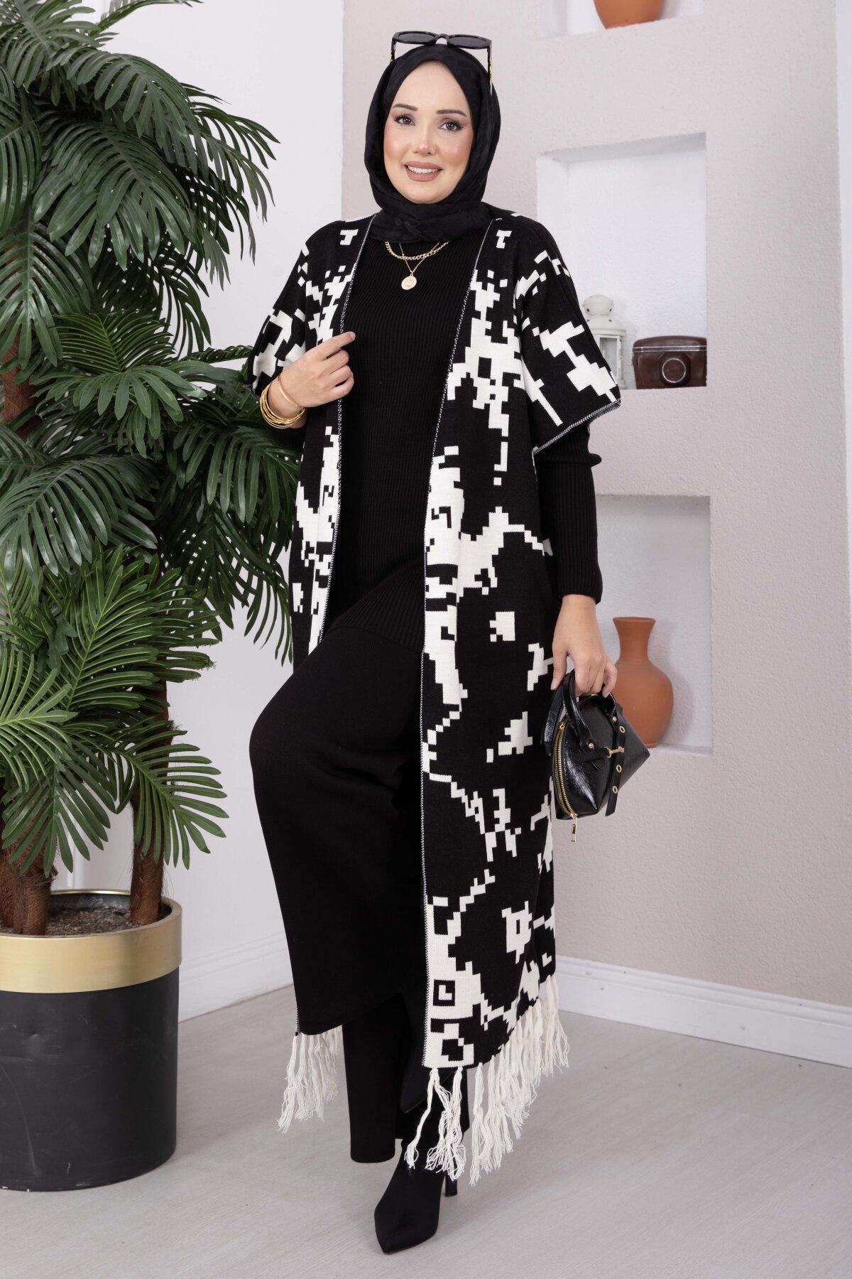 Ethnic Pattern Knit Three-Piece Set with Vest Black