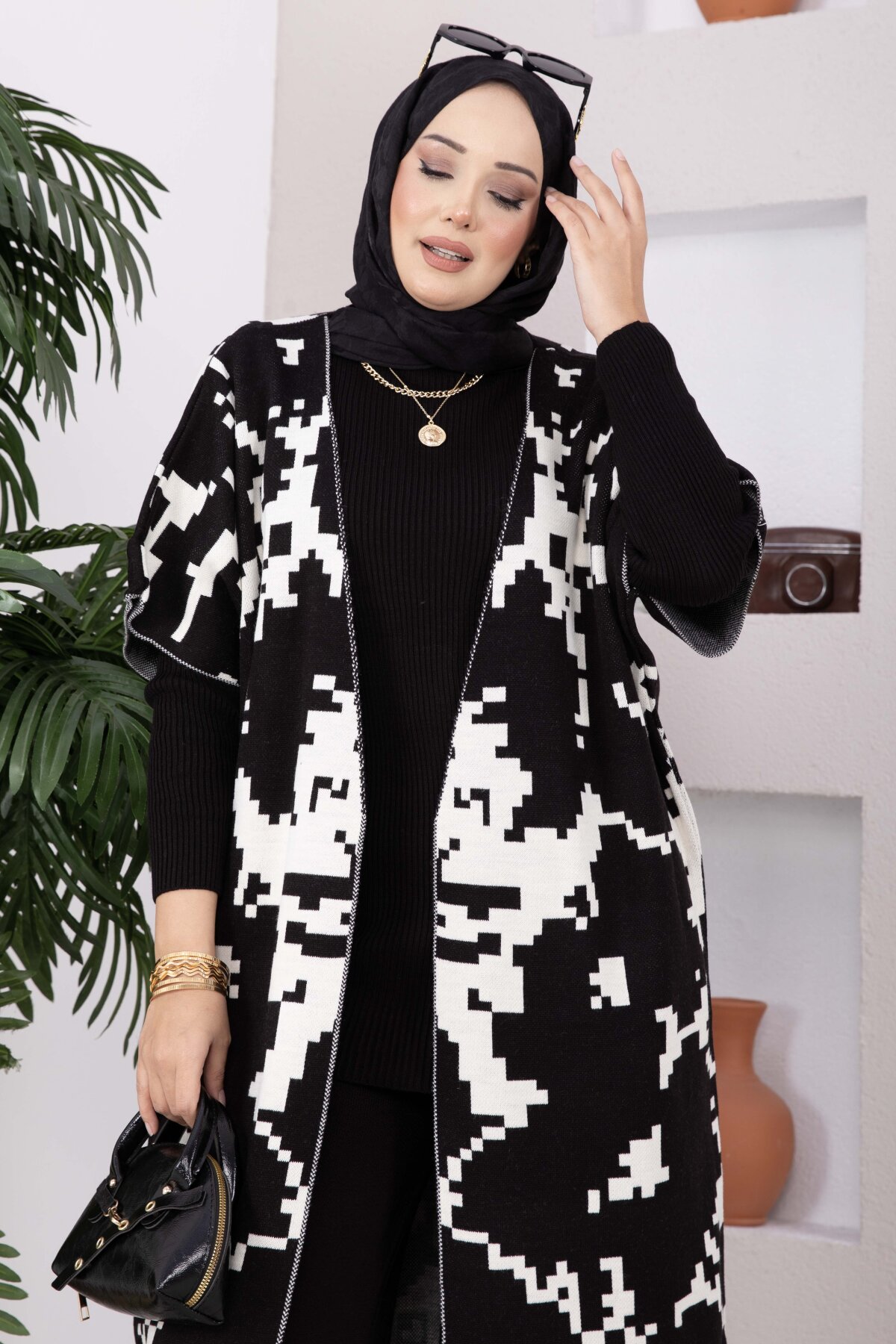 Ethnic Pattern Knit Three-Piece Set with Vest Black – Image 2