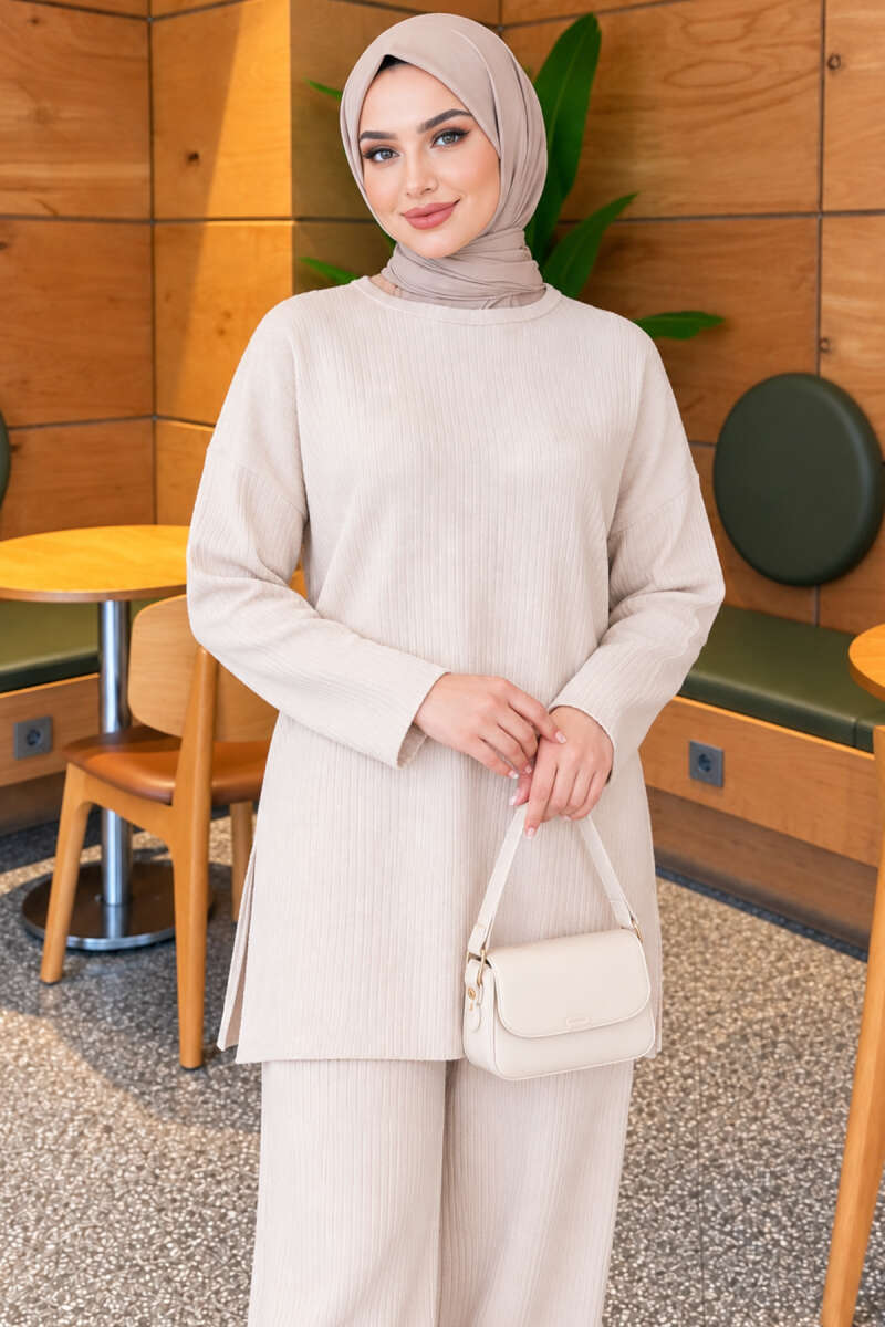 Ribbed Knit Two-Piece Set with Side Slit Hem Beige – Bild 2