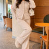 Wide-Leg Blouse and Basic Two-Piece Set Beige - Imagen 3