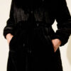 ⁦Faux Fur-Trimmed Quilted Hoodie with Chest Pockets Black⁩ - الصورة ⁦4⁩