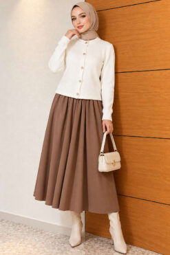 Alternative view of Gold Button-Detail Short Knit Cardigan Cream