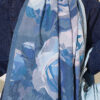 Rose-Patterned Bamboo French Terry Shawl Indigo - immagine 4