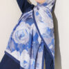 ⁦Rose-Patterned Bamboo French Terry Shawl Navy Blue⁩ - الصورة ⁦2⁩