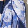 ⁦Rose-Patterned Bamboo French Terry Shawl Navy Blue⁩ - الصورة ⁦4⁩