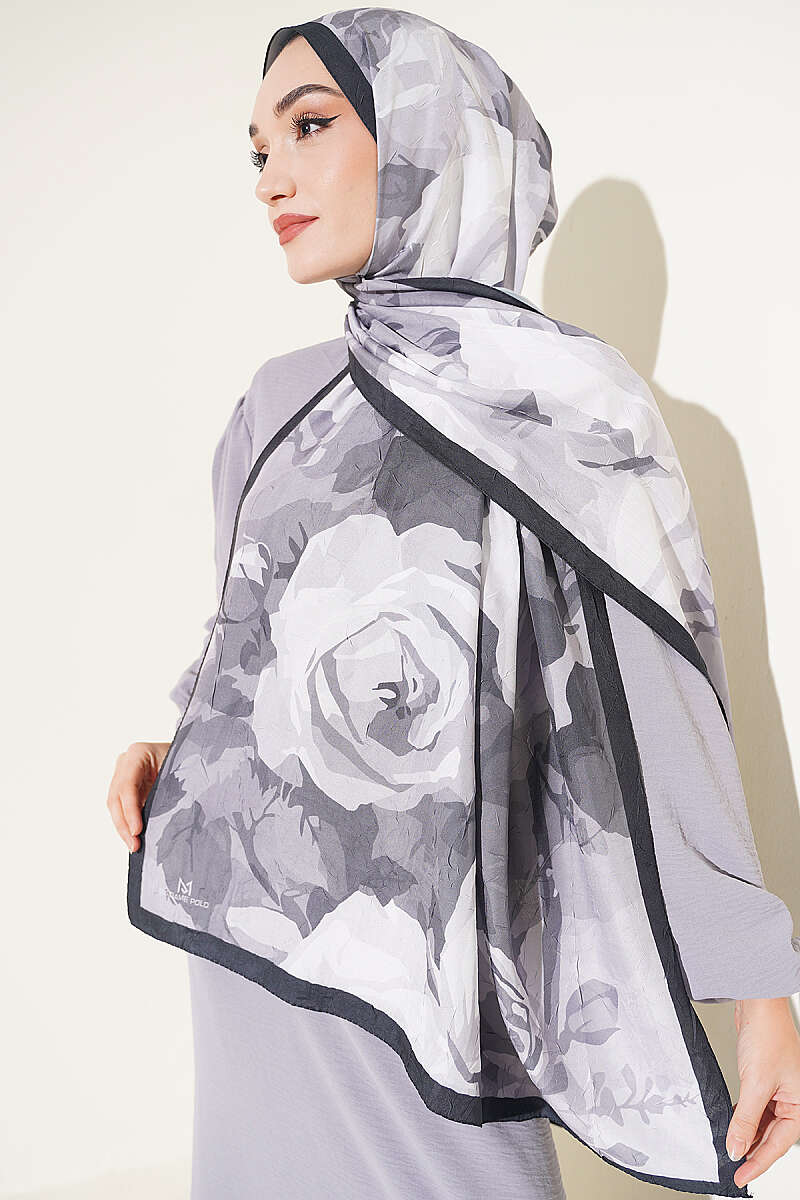 Rose-Patterned Bamboo French Terry Shawl Black – Image 2