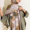 Rose-Patterned Bamboo French Terry Shawl Olive Green - الصورة 2