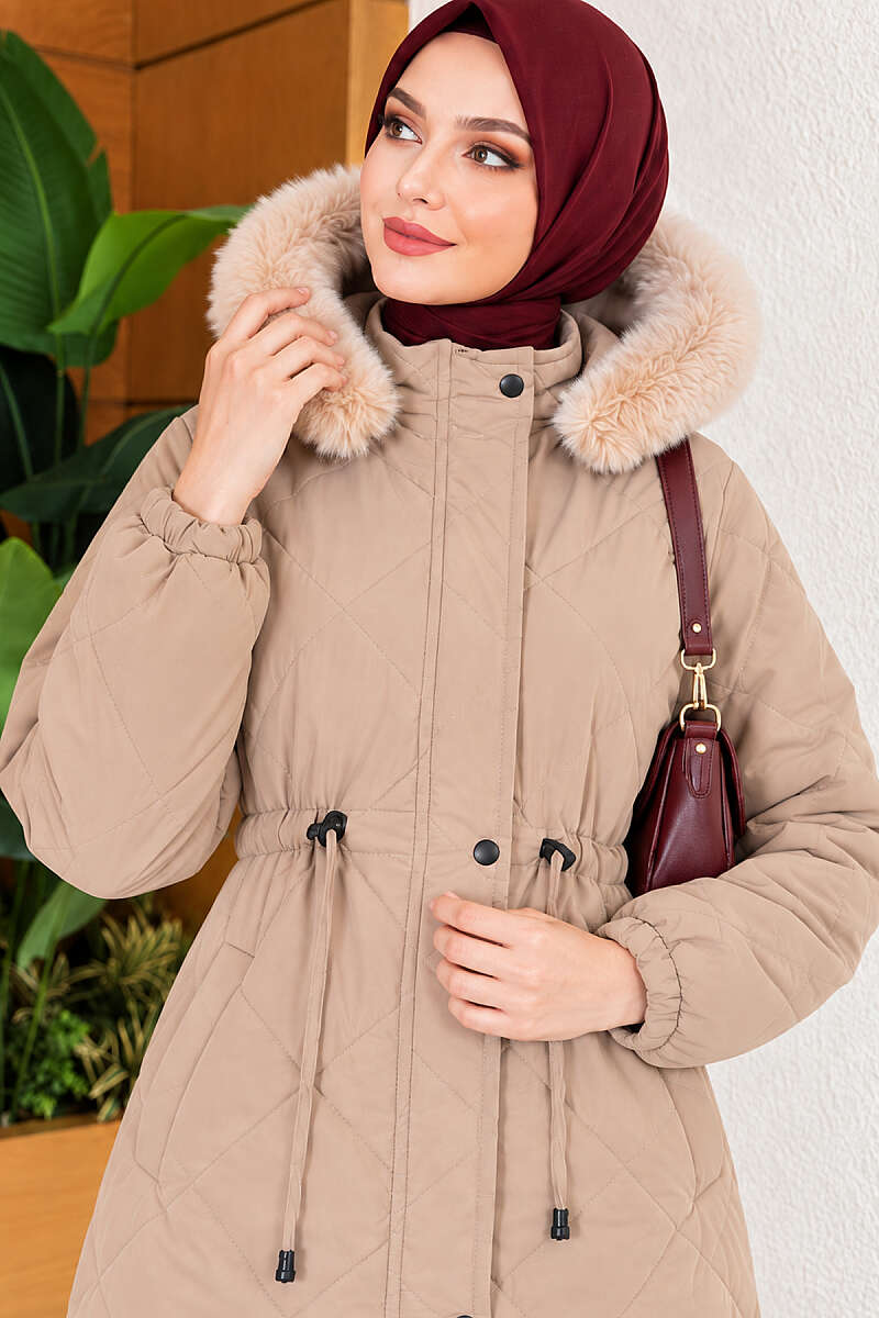 Padded waist belt with quilted details and fur accents Beige - Image 2