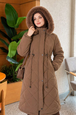 Alternative view of Padded waist belt with quilted details and fur accents Coffee Brown