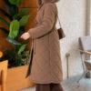 Padded waist belt with quilted details and fur accents Coffee Brown – Bild 3