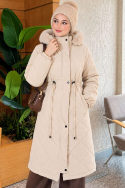 Padded waist belt with quilted details and fur accents Taupe