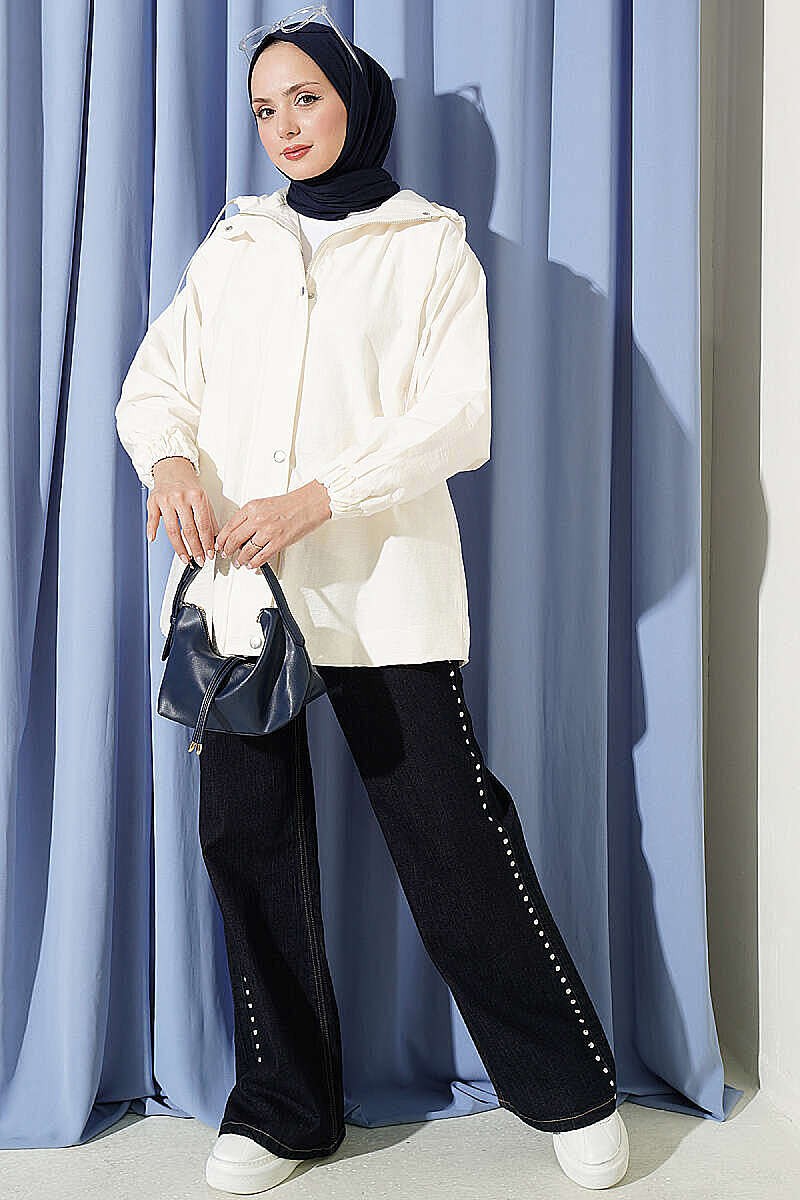 Hooded sweatshirt with snap button details Ecru - الصورة 2