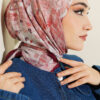 ⁦Checkered Bamboo Crinkle Scarf Burgundy⁩ - الصورة ⁦2⁩