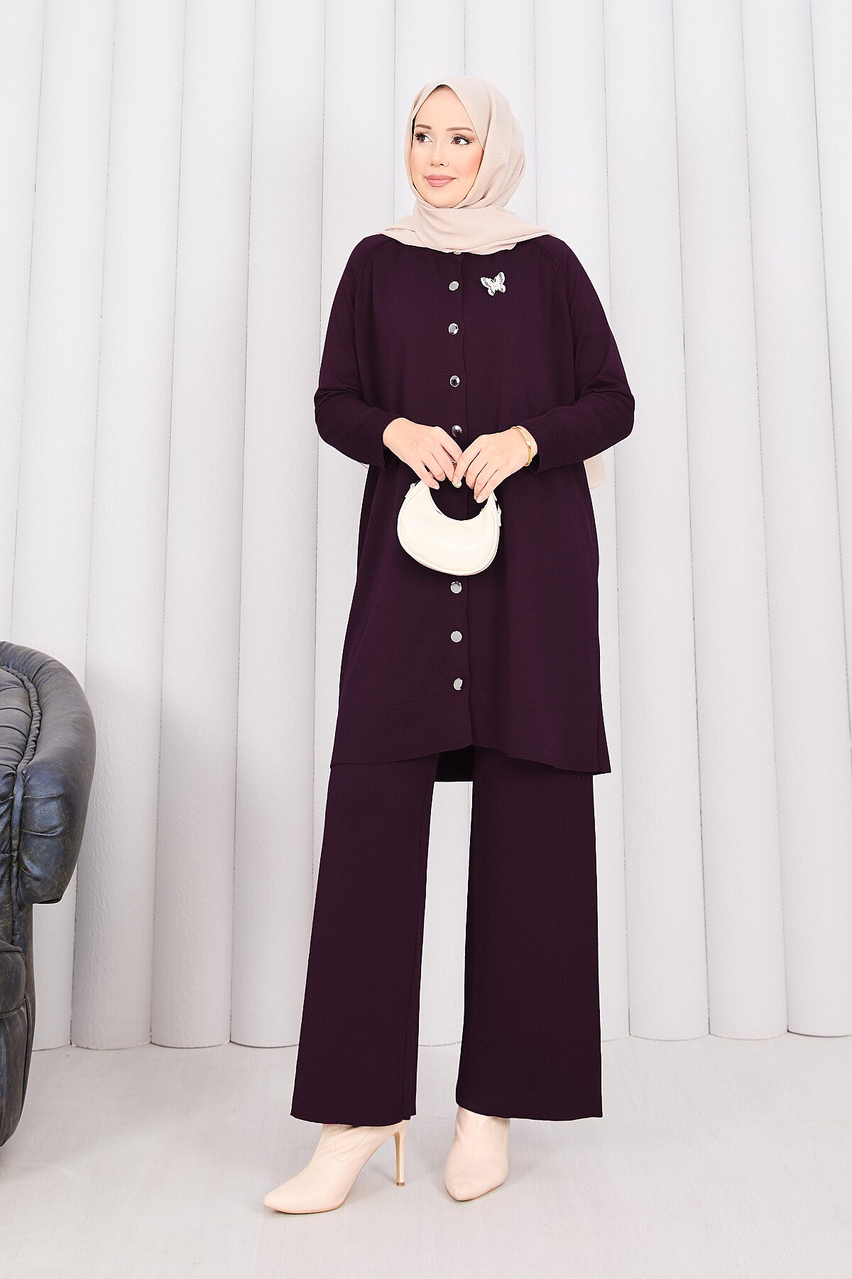 Butterfly Brooch Buttoned Knit Set Plum