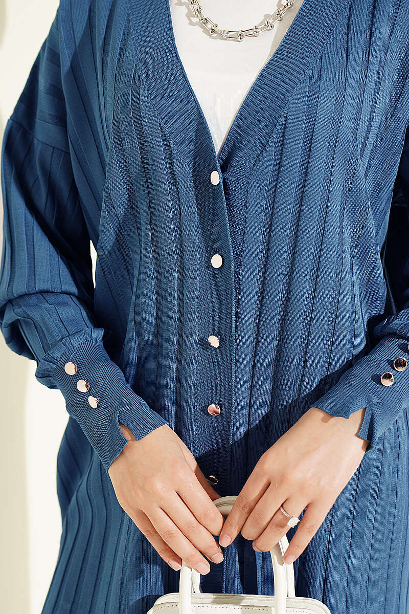 Buttoned Ribbed Mercerized Cardigan with Sleeve Cuffs Indigo – Image 4