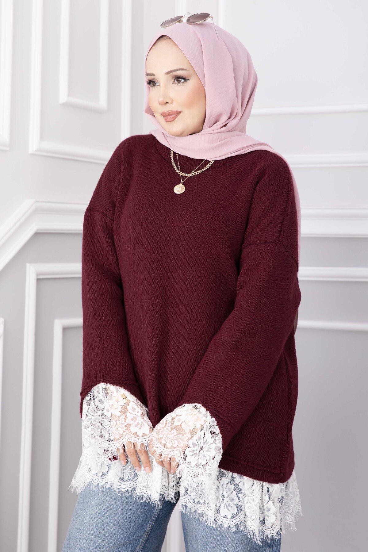 Long-Sleeve Knit Sweater with Lace Hem Edge Burgundy