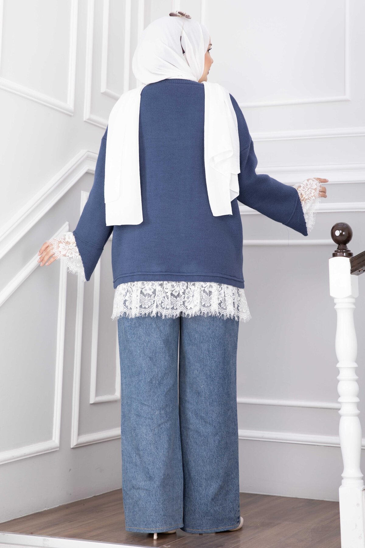 Long-Sleeve Knit Sweater with Lace Hem Edge Indigo - immagine 4