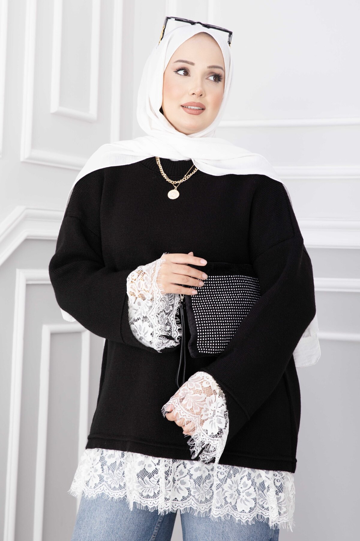 Long-Sleeve Knit Sweater with Lace Hem Edge Black