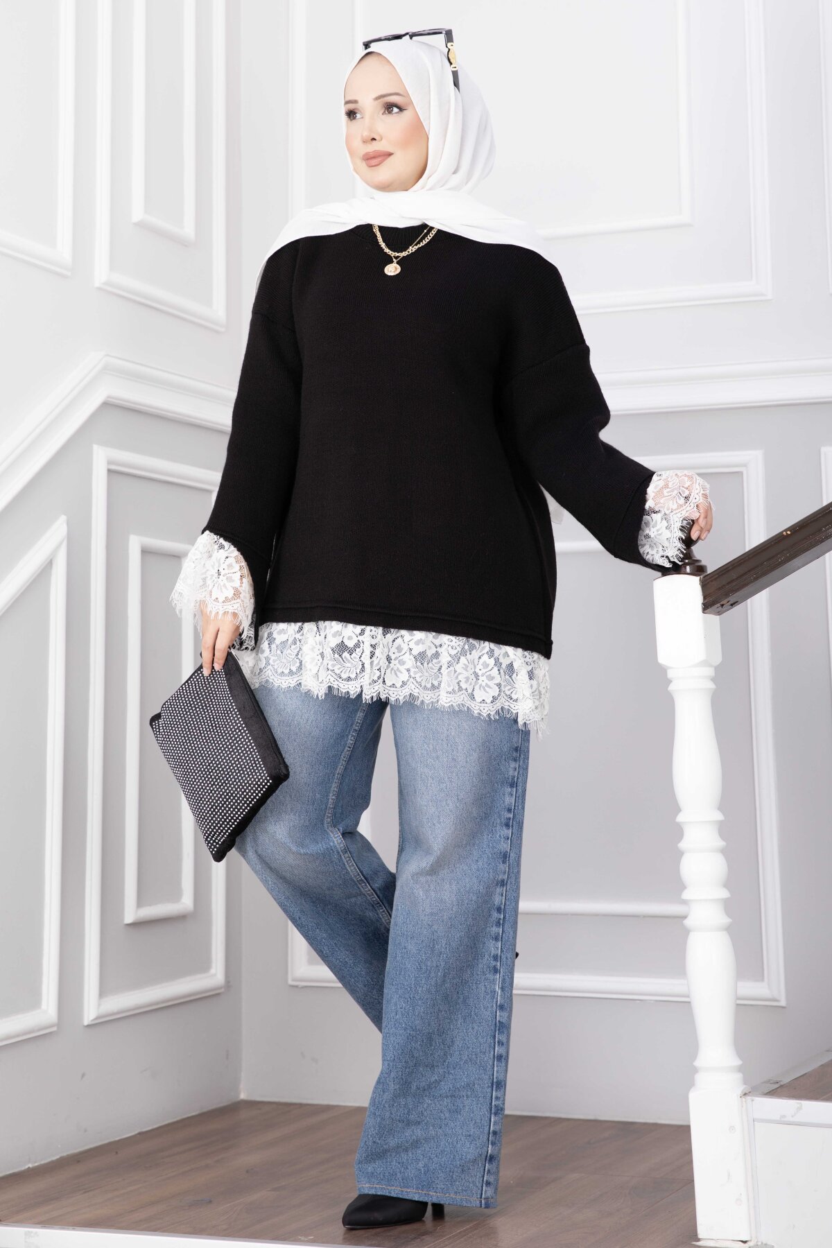 Long-Sleeve Knit Sweater with Lace Hem Edge Black - immagine 2