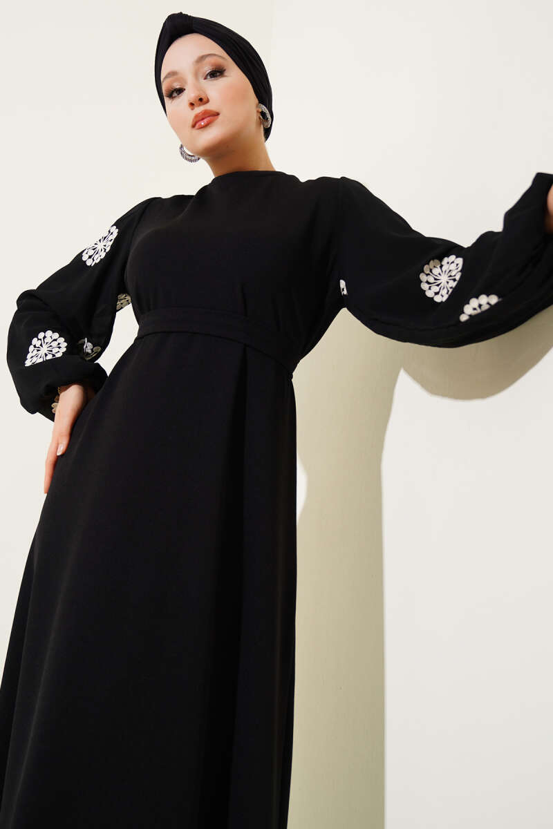 Embroidered Sleeve Belted Dress Black – Bild 2