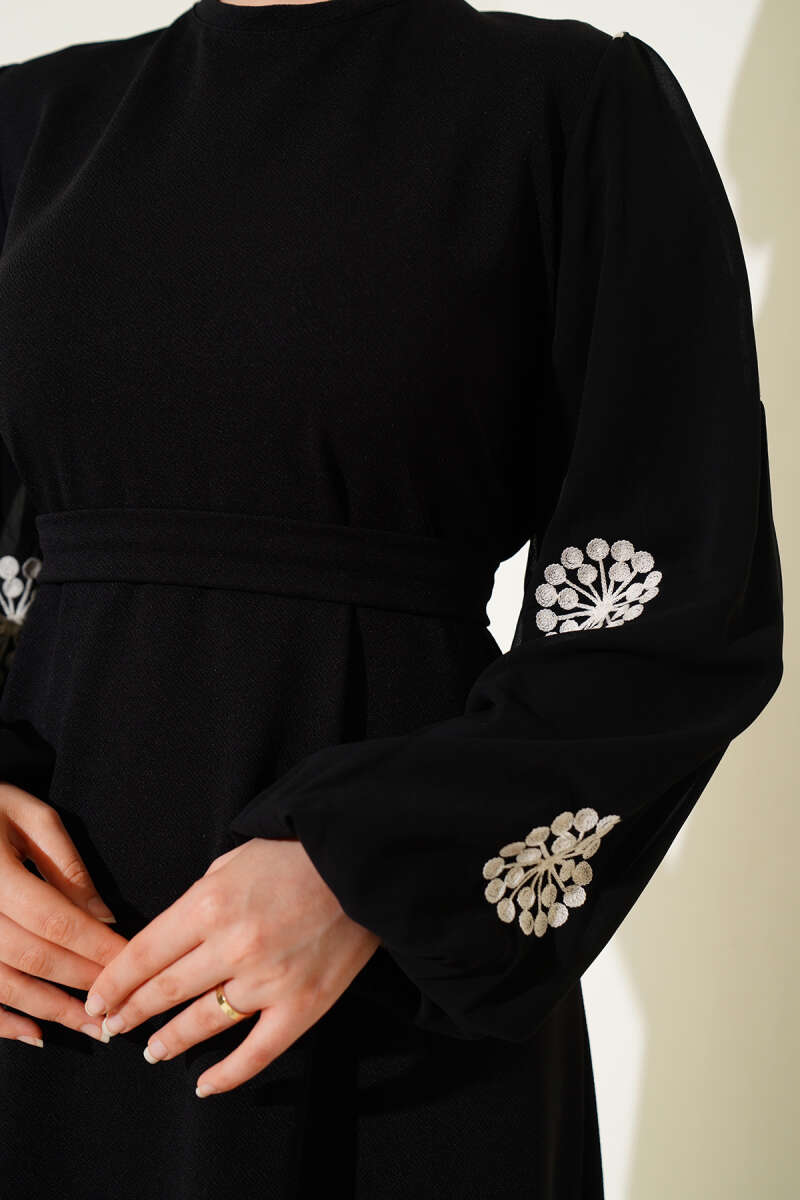 Embroidered Sleeve Belted Dress Black – Bild 4