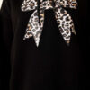 Leopard Print Ribbon-Patterned French Terry Three-Thread Sweatshirt Black - Imagen 4