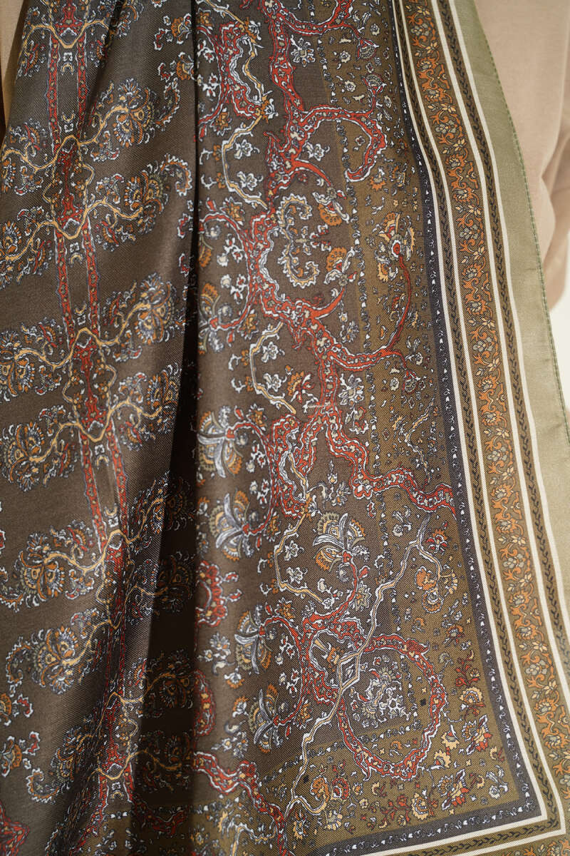 Soft Floral Motif Shawl Hazel – Bild 4